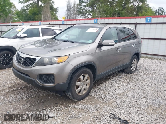 2012 Kia Sorento LX with VIN 5XYKT3A10CG260762, listed as a IAAI auction lot 41931250 with 1 mi miles. Bid and sale history available at carsss.com. Image 2.