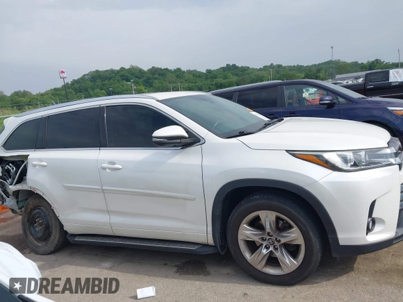 2017 Toyota Highlander Limited with VIN 5TDDZRFH9HS389870, listed as a IAAI auction lot 42272227 with 147,508 mi miles and . Bid and sale history available at DreamBid. Image 14.
