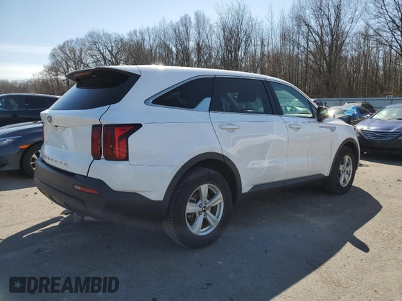 2021 Kia Sorento LX with VIN 5XYRG4LC3MG019853, listed as a Copart auction lot 48263335 with 57,107 mi miles and Salvage Title. Bid and sale history available at carsss.com. Image 3.
