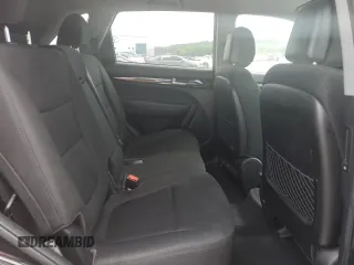 2014 Kia Sorento LX z VIN 5XYKT3A61EG537739, wystawiony jako Copart lot #58346245 z przebiegiem 208 580 mil mil oraz Czysty tytuł • Clean title. Historia ofert i sprzedaży dostępna na DreamBid. Obrazek 11.