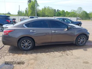 2015 Nissan Altima S with VIN 1N4AL3AP2FN379061, listed as a IAAI auction lot 41995960 with 313,153 mi miles and . Bid and sale history available at carsss.com. Image 13.
