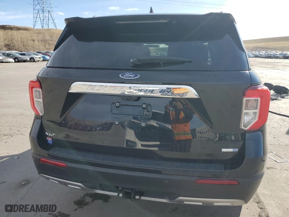 2020 Ford Explorer XLT with VIN 1FMSK8DHXLGB74280, listed as a Copart auction lot 49415955 with 65,548 mi miles and Salvage Title. Bid and sale history available at carsss.com. Image 6.