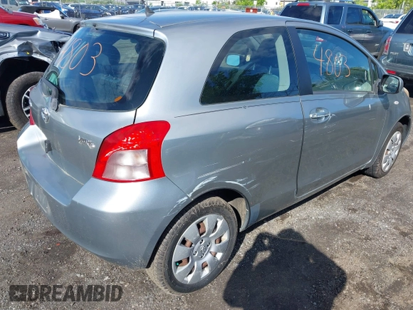 2007 Toyota Yaris z VIN JTDJT923975084145, wystawiony jako IAAI lot #42354803 z przebiegiem 85 121 mil mil oraz . Historia ofert i sprzedaży dostępna na DreamBid. Obrazek 4.