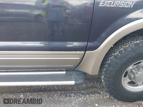 2000 Ford Excursion Limited with VIN 1FMNU42S6YEE16063, listed as a IAAI auction lot 42667484 with 176,296 mi miles and . Bid and sale history available at DreamBid. Image 6.