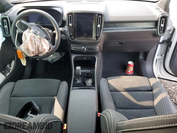 2023 Volvo C40 Ultimate с VIN YV4ED3GM6P2028692, выставлен на аукционе Copart как лот 59972373 с пробегом Не указан миль и . История ставок и продаж доступна на DreamBid. Изображение 8.