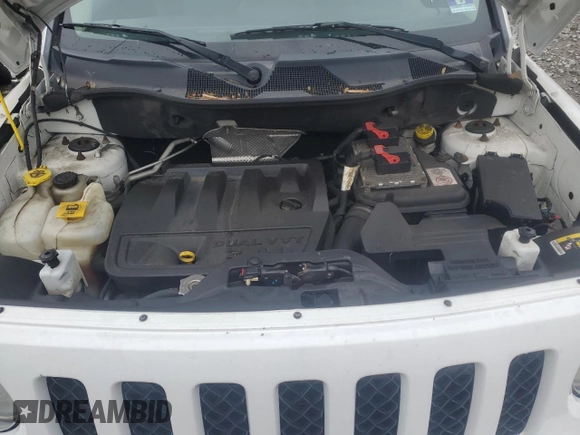 2016 Jeep Patriot Latitude with VIN 1C4NJRFB9GD586698, listed as a Copart auction lot 61131125 with 154,679 mi miles and Salvage title. Bid and sale history available at DreamBid. Image 11.