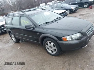 2002 Volvo V70 with VIN YV1SZ58D121069483, listed as a IAAI auction lot 41199472 with 189,455 mi miles. Bid and sale history available at carsss.com. Image 1.
