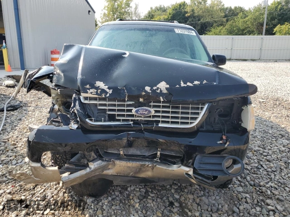 2002 Ford Explorer Eddie Bauer with VIN 1FMDU74W82ZC83948, listed as a Copart auction lot 71237084 with 233,525 mi miles and Clean title. Bid and sale history available at DreamBid. Image 5.