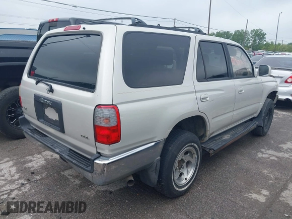1998 Toyota 4Runner SR5 с VIN JT3GN86RXW0063561, выставлен на аукционе IAAI как лот 42300471 с пробегом 311 139 миль миль и . История ставок и продаж доступна на DreamBid. Изображение 4.
