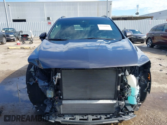2024 Cadillac XT4 FWD Sport with VIN 1GYFZER40RF226384, listed as a IAAI auction lot 42220804 with 8,743 mi miles and . Bid and sale history available at DreamBid. Image 13.