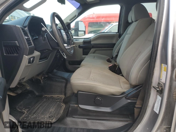 2020 Ford F-250 XL z VIN 1FT7W2BT6LEE85378, wystawiony jako Copart lot #58958075 z przebiegiem 91 978 mil mil oraz Czysty tytuł • Clean title. Historia ofert i sprzedaży dostępna na DreamBid. Obrazek 7.