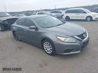 2017 Nissan Altima 2.5 SR with VIN 1N4AL3AP0HC498094, listed as a IAAI auction lot 41679063 with 137,827 mi miles. Bid and sale history available at carsss.com. Image 1.