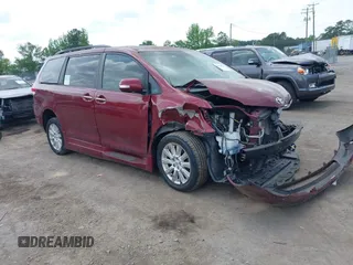 2014 Toyota Sienna XLE with VIN 5TDYK3DCXES422168, listed as a IAAI auction lot 42178840 with 1 mi miles. Bid and sale history available at carsss.com. Image 1.