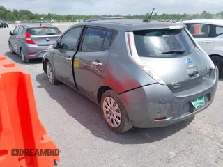 2015 Nissan LEAF S with VIN 1N4AZ0CP1FC321349, listed as a IAAI auction lot 41974711 with 88,015 mi miles. Bid and sale history available at carsss.com. Image 3.