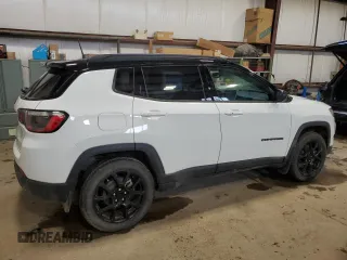 2024 Jeep Compass Latitude Lux with VIN 3C4NJDFNXRT151120, listed as a Copart auction lot 48513695 with 18,694 mi miles and Clean title. Bid and sale history available at DreamBid. Image 3.
