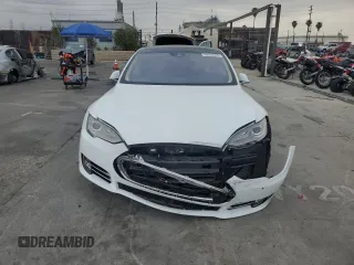 2016 Tesla Model S 90D with VIN 5YJSA1E24GF129280, listed as a Copart auction lot 50654395 with 118,711 mi miles and Salvage Title. Bid and sale history available at DreamBid. Image 5.