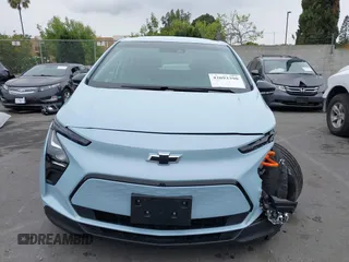 2023 Chevrolet Bolt EV 2LT z VIN 1G1FX6S01P4153634, wystawiony jako IAAI lot #42093390 z przebiegiem 8063 mil mil oraz . Historia ofert i sprzedaży dostępna na DreamBid. Obrazek 12.