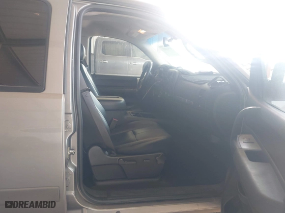 2007 Chevrolet Silverado 1500 LTZ with VIN 2GCEC13J271629085, listed as a IAAI auction lot 41911557 with 275,115 mi miles. Bid and sale history available at carsss.com. Image 5.