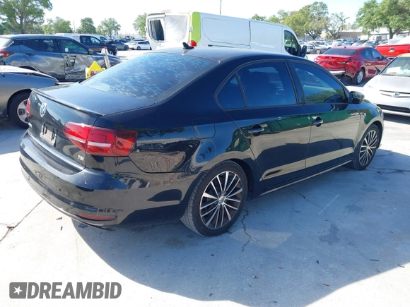 2016 Volkswagen Jetta Sport z VIN 3VWD17AJ9GM412257, wystawiony jako IAAI lot #41880133 z przebiegiem 119 692 mil mil oraz . Historia ofert i sprzedaży dostępna na DreamBid. Obrazek 4.