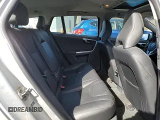 2015 Volvo V60 T5 Drive-E Premier z VIN YV140MEK6F1225135, wystawiony jako Copart lot #47532495 z przebiegiem 119 872 mil mil oraz Czysty tytuł • Clean title. Historia ofert i sprzedaży dostępna na DreamBid. Obrazek 11.