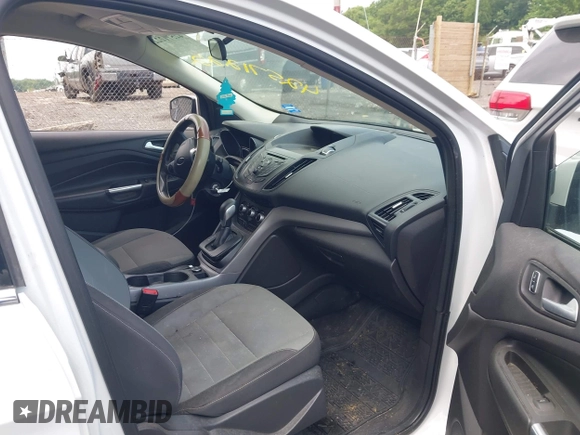 2014 Ford Escape SE z VIN 1FMCU9GX1EUD66666, wystawiony jako IAAI lot #42571222 z przebiegiem Nie podano mil oraz . Historia ofert i sprzedaży dostępna na DreamBid. Obrazek 5.
