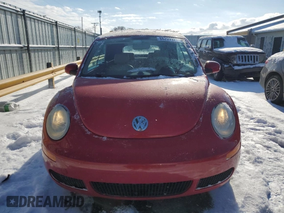 2008 Volkswagen Beetle SE with VIN 3VWRF31Y28M416018, listed as a Copart auction lot 88209925 with 90,529 mi miles and Salvage title. Bid and sale history available at DreamBid. Image 5.