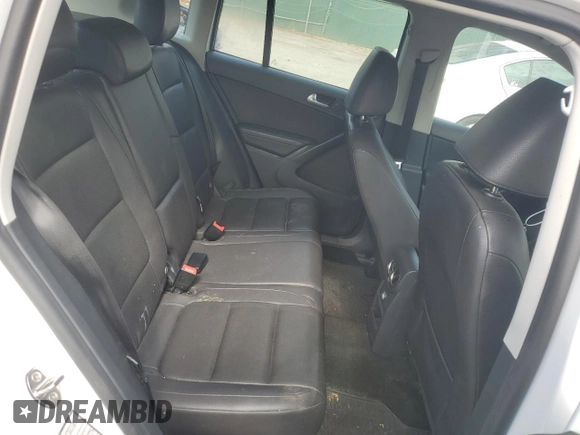 2017 Volkswagen Tiguan S with VIN WVGAV7AX5HK002381, listed as a Copart auction lot 52877045 with 86,610 mi miles and Clean Title. Bid and sale history available at DreamBid. Image 10.