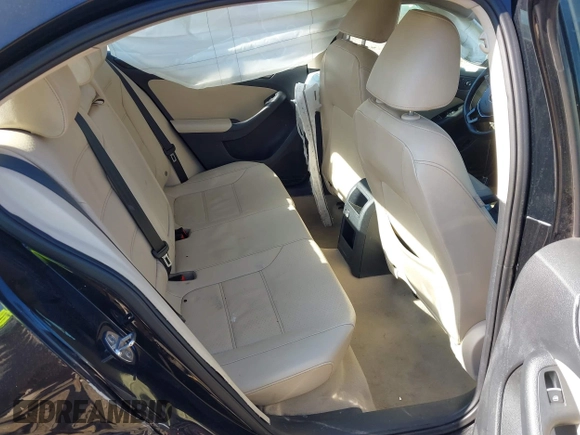 2016 Volkswagen Jetta SEL z VIN 3VWL07AJ5GM212572, wystawiony jako IAAI lot #41470003 z przebiegiem 138 988 mil mil oraz . Historia ofert i sprzedaży dostępna na DreamBid. Obrazek 8.