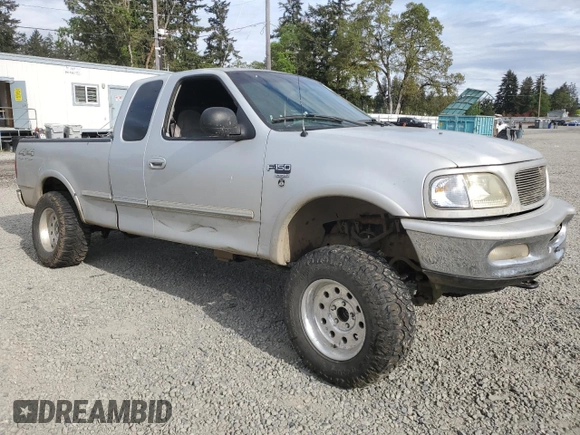 1998 Ford F-150 с VIN 1FTZX18W9WKB78181, выставлен на аукционе Copart как лот 55859885 с пробегом 251 664 миль миль и Списание • Salvage title. История ставок и продаж доступна на DreamBid. Изображение 4.