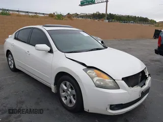 2009 Nissan Altima 2.5 z VIN 1N4AL21EX9N462556, wystawiony jako IAAI lot #40933943 z przebiegiem 174 145 mil mil oraz . Historia ofert i sprzedaży dostępna na DreamBid. Obrazek 1.
