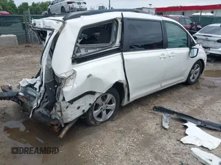2011 Toyota Sienna LE AAS с VIN 5TDKK3DC5BS031348, выставлен на аукционе IAAI как лот 42376460 с пробегом 141 716 миль миль и . История ставок и продаж доступна на DreamBid. Изображение 4.