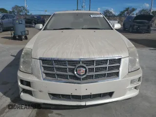 2010 Cadillac STS AWD z VIN 1G6DU6EV9A0138248, wystawiony jako Copart lot #85649154 z przebiegiem 137 227 mil mil oraz Nie do naprawy • Non repairable. Historia ofert i sprzedaży dostępna na DreamBid. Obrazek 5.