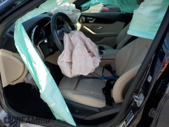 2018 Mercedes-Benz C 300 z VIN 55SWF4JB2JU264063, wystawiony jako Copart lot #55316235 z przebiegiem Nie podano mil oraz Szkoda całkowita • Salvage title. Historia ofert i sprzedaży dostępna na DreamBid. Obrazek 7.