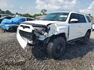 2017 Toyota 4Runner SR5 with VIN JTEZU5JR6H5153028, listed as a Copart auction lot 61990585 with 97,866 mi miles and Salvage title. Bid and sale history available at DreamBid. Image 1.