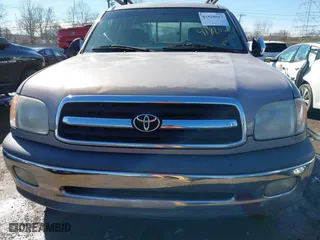 2000 Toyota Tundra SR5 with VIN 5TBBT4418YS043819, listed as a IAAI auction lot 41820617 with 249,454 mi miles. Bid and sale history available at carsss.com. Image 6.