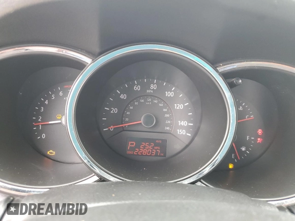 2012 Kia Sorento LX z VIN 5XYKTDA6XCG231139, wystawiony jako Copart lot #60020885 z przebiegiem 228 037 mil mil oraz Czysty tytuł • Clean title. Historia ofert i sprzedaży dostępna na DreamBid. Obrazek 9.