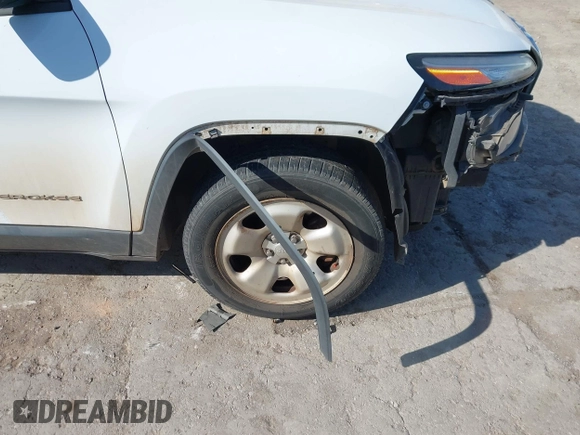 2014 Jeep Cherokee Sport with VIN 1C4PJMAB5EW171799, listed as a IAAI auction lot 41979110 with 155,851 mi miles. Bid and sale history available at carsss.com. Image 17.