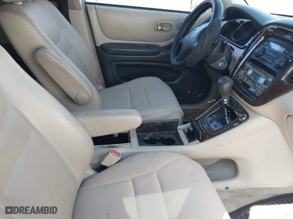 2002 Toyota Highlander with VIN JTEGF21A620041053, listed as a IAAI auction lot 41803741 with 203,072 mi miles. Bid and sale history available at carsss.com. Image 5.