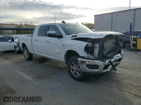 2020 Ram 3500 Laramie z VIN 3C63R3MLXLG293695, wystawiony jako Copart lot #45008095 z przebiegiem 102 028 mil mil oraz Szkoda całkowita • Salvage title. Historia ofert i sprzedaży dostępna na DreamBid. Obrazek 11.