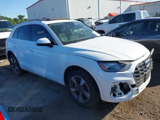 2022 Audi Q5 Premium Plus z VIN WA1BBAFY0N2078094, wystawiony jako IAAI lot #42061485 z przebiegiem 23 152 mil mil oraz . Historia ofert i sprzedaży dostępna na DreamBid. Obrazek 1.