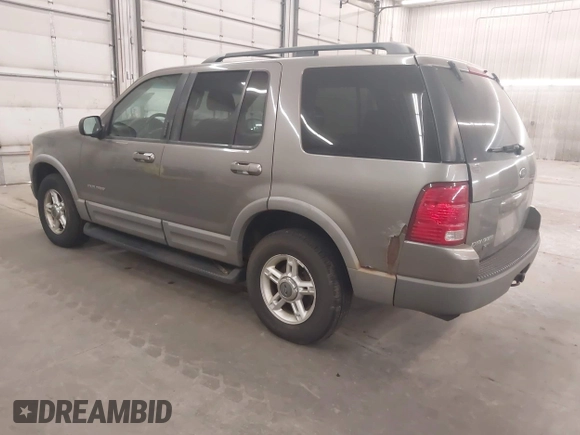 2002 Ford Explorer XLT z VIN 1FMZU73K92ZC68685, wystawiony jako IAAI lot #42710648 z przebiegiem 223 924 mil mil oraz . Historia ofert i sprzedaży dostępna na DreamBid. Obrazek 3.