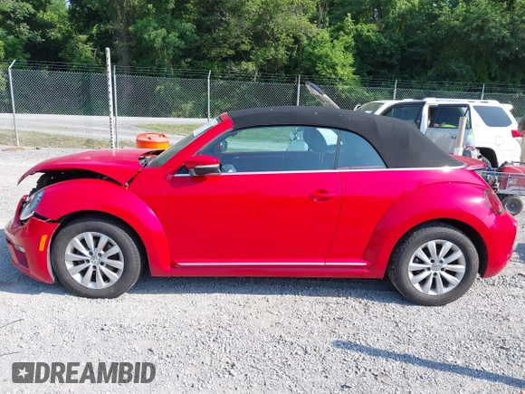 2019 Volkswagen Beetle S with VIN 3VW5DAAT7KM510898, listed as a IAAI auction lot 42567677 with Not provided miles and . Bid and sale history available at DreamBid. Image 13.
