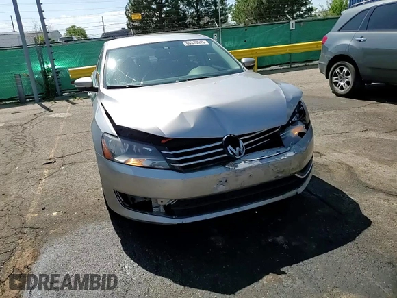 2013 Volkswagen Passat S z VIN 1VWAP7A31DC061392, wystawiony jako Copart lot #60318015 z przebiegiem 102 563 mil mil oraz Szkoda całkowita • Salvage title. Historia ofert i sprzedaży dostępna na DreamBid. Obrazek 11.