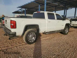 2018 GMC Sierra 2500HD Denali with VIN 1GT12SEY2JF255322, listed as a Copart auction lot 84299244 with 120,489 mi miles and Salvage Title. Bid and sale history available at carsss.com. Image 3.