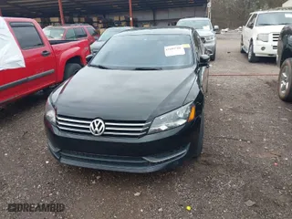 2014 Volkswagen Passat SE w/Sunroof with VIN 1VWBT7A36EC093451, listed as a IAAI auction lot 41682706 with 165,693 mi miles. Bid and sale history available at carsss.com. Image 6.
