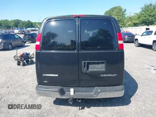 2005 Chevrolet Express Passenger z VIN 1GNFG15T751169844, wystawiony jako IAAI lot #42393893 z przebiegiem 226 673 mil mil oraz . Historia ofert i sprzedaży dostępna na DreamBid. Obrazek 16.