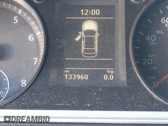 2014 Volkswagen CC R-Line with VIN WVWBN7AN1EE518173, listed as a IAAI auction lot 40895187 with 133,960 mi miles. Bid and sale history available at carsss.com. Image 15.