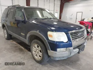 2006 Ford Explorer XLT with VIN 1FMEU73E86UB41275, listed as a IAAI auction lot 41980955 with 243,779 mi miles. Bid and sale history available at carsss.com. Image 1.