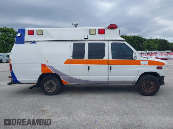 2009 Ford E-Series Commercial с VIN 1FDSS34PX9DA32550, выставлен на аукционе IAAI как лот 41710405 с пробегом 391 668 миль миль и . История ставок и продаж доступна на DreamBid. Изображение 13.