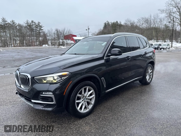 2021 BMW X5 sDrive40i z VIN 5UXCR4C04M9G59370, wystawiony jako IAAI lot #41592538 z przebiegiem 132 083 mil mil oraz . Historia ofert i sprzedaży dostępna na DreamBid. Obrazek 2.